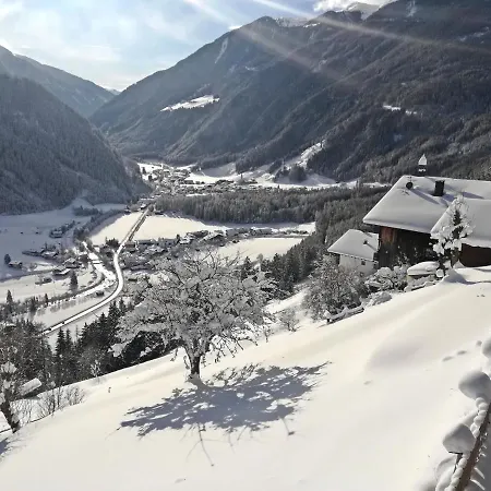 Nature Luxury Instoul Dağ evi Lutago