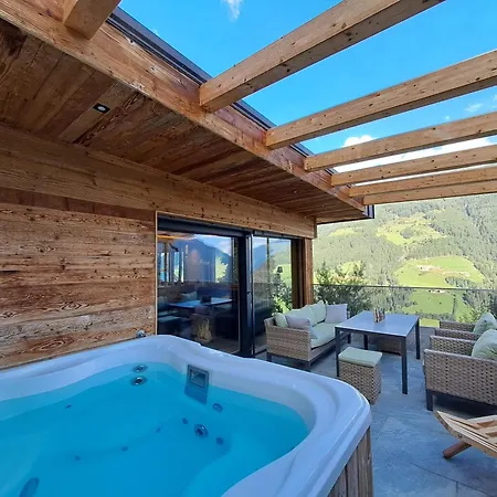 Nature Luxury Instoul * Lutago